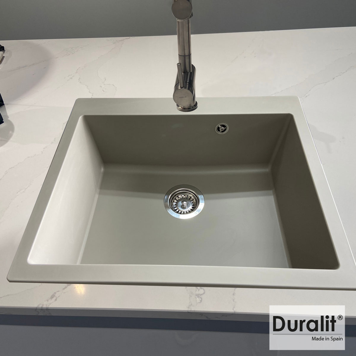 ΝΕΡΟΧΥΤΗΣ ΣΥΝΘΕΤΙΚΟΣ 60x50 DURALIT CΟΝCRETE